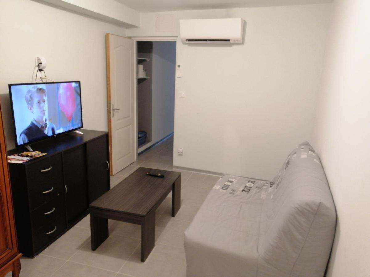 Agreable Studio Tout Equipe Montsoue Экстерьер фото